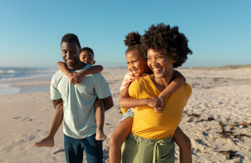 Famille à la plage